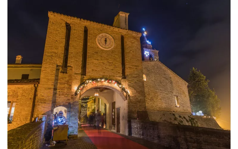  L’atmosfera del Natale: tra luci, storie e tradizioni