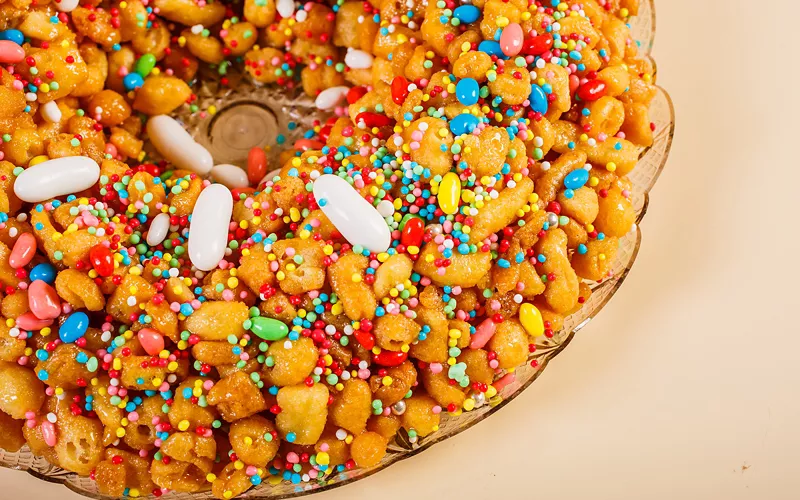 Struffoli e Fiano Passito: il dolce abbinamento del Carnevale campano