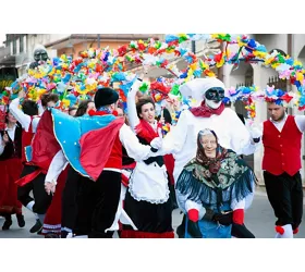 Carnaval de Irpinia: la tradición desfila enmascarada