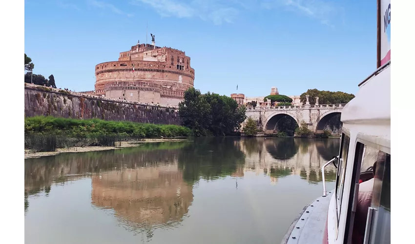 Castel Sant'Angelo: Biglietto d'ingresso + Tour in barca Hop-on Hop-off