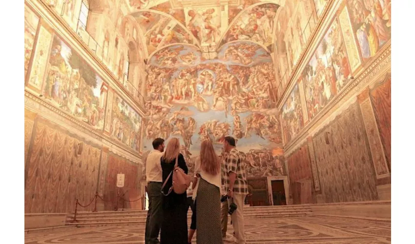 Museos Vaticanos y Capilla Sixtina: Visita guiada nocturna