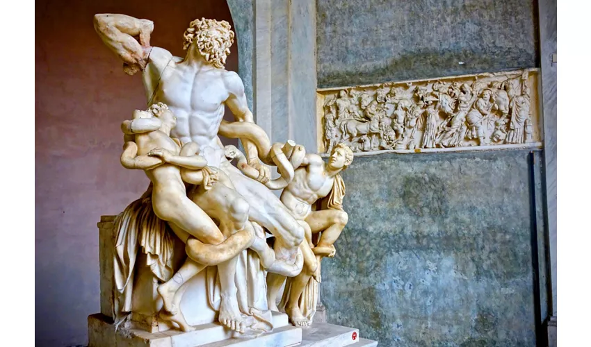 Museos Vaticanos: Entrada rápida + Visita a los Jardines Vaticanos en minibús