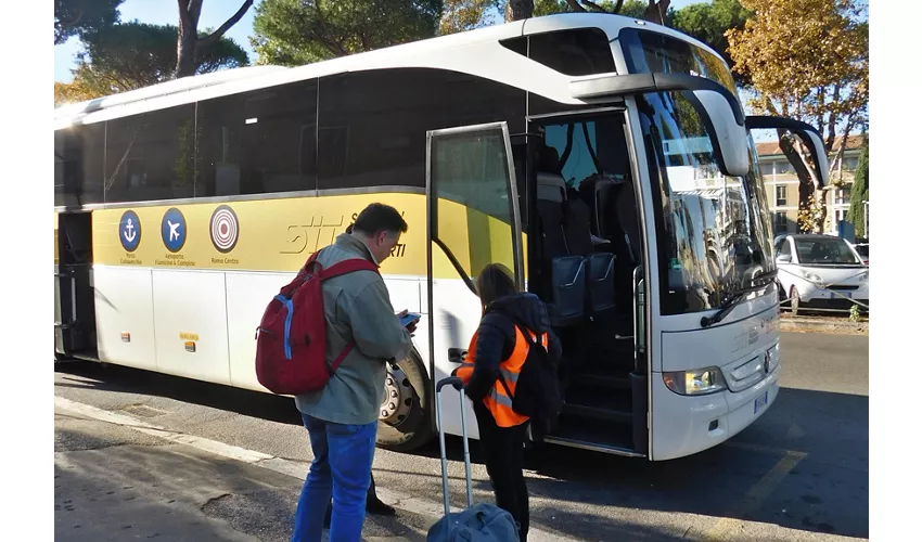 Roma: SIT Traslado en autobús del aeropuerto de Fiumicino a Roma Termini