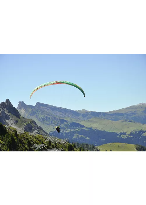 Parapente, un salto donde el cielo es más azul