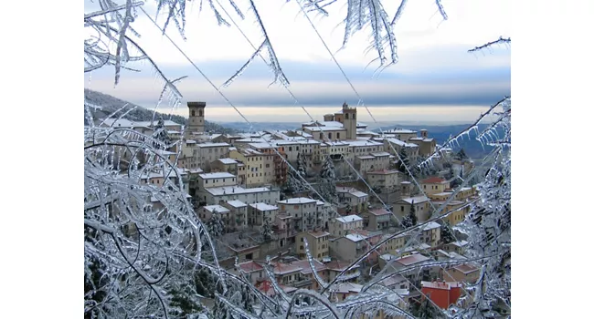 Winter walks in the villages of Le Marche, where time slows down