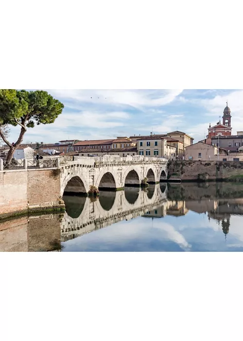 Cycling along the Marecchia river, among the villages and towns of Romagna