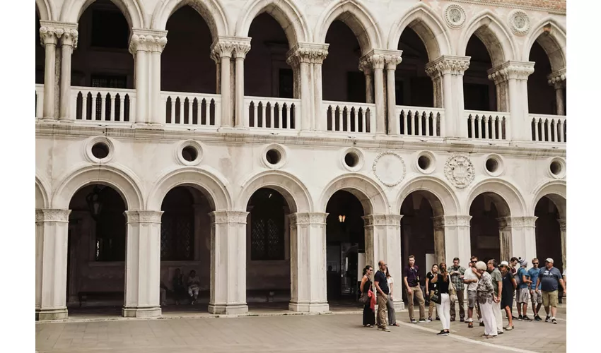 Doges Palace: Guided Tour + VIP Secret Itineraries Visit