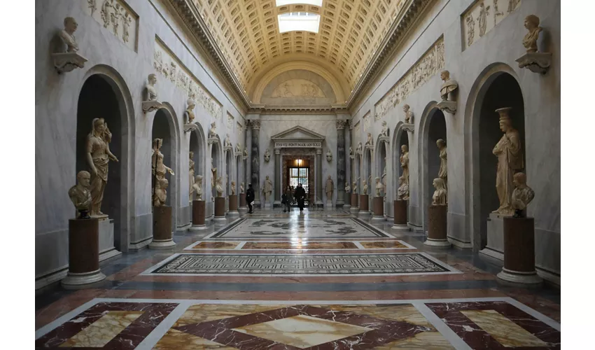 Musei Vaticani e Basilica di San Pietro: Tour guidato semi-privato