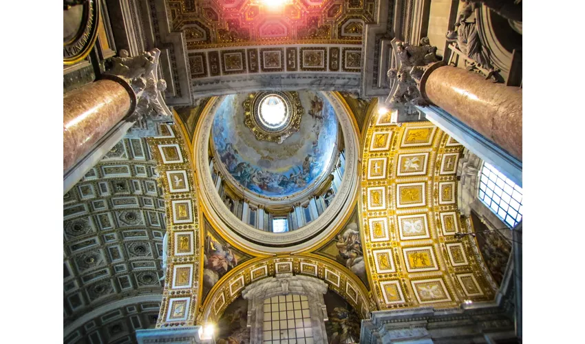 St. Peter's Basilica: Early Morning Guided Tour + Dome & Vatican Grottoes Access