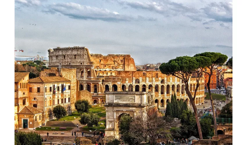 Colosseum, Roman Forum & Palatine Hill + Guided Tour