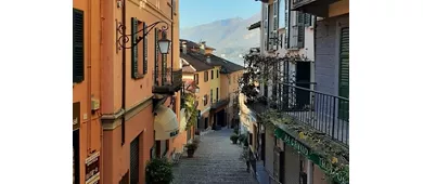 Bellano, Varenna, Bellagio e Como: Tour guidato in giornata da Milano + traghetto
