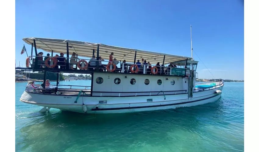 Lake Garda: Historic Boat Tour from Peschiera del Garda