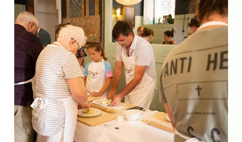 Roma: Corso di cucina di ravioli, fettuccine e tiramisù