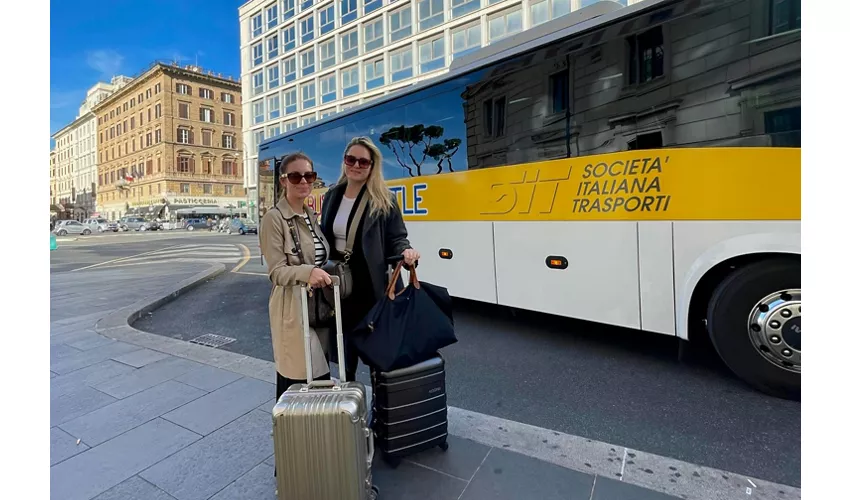 Roma: Trasferimento in autobus di sola andata dalla Stazione Termini all'Aeroporto di Fiumicino