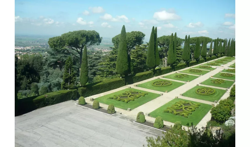 Pontifical Villas of Castel Gandolfo Gardens: Eco Minibus Tour