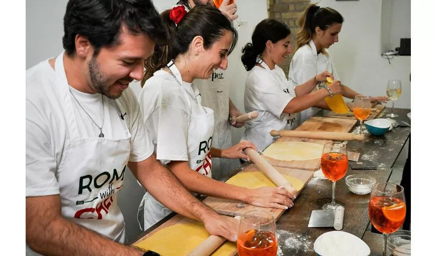 Corso di cucina "Spritz e spaghetti a Roma": pasta fresca + 3 cocktail
