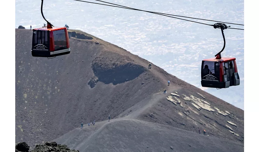 Monte Etna: Billete prioritario teleférico + Traslado en autobús 4x4