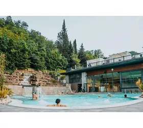 Roseo Euroterme Wellness Resort: Piscina termal de 2 horas + Aperitivo