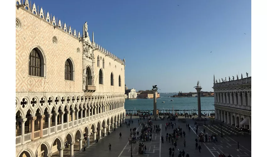 Palazzo Ducale e Chiese Chorus: Museo + Pass per i trasporti pubblici