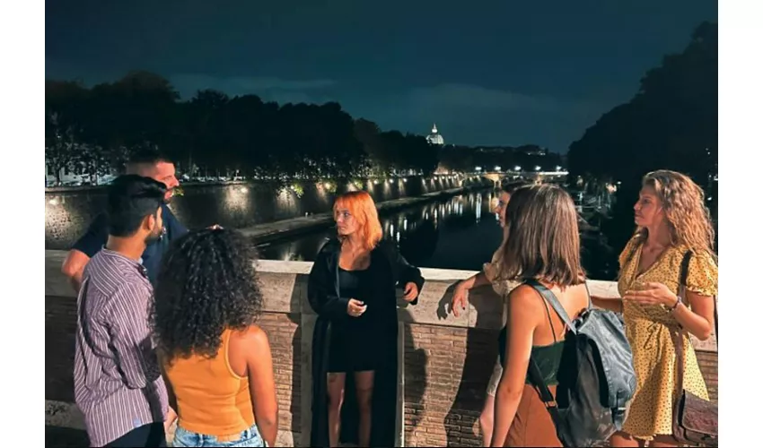 Rome: Ghost and Murder Small-Group Guided Tour