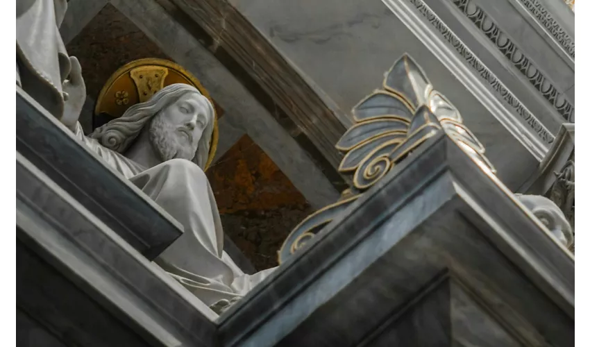 St. Peter's Basilica: Guided Tour + Dome & Vatican Grottoes Access