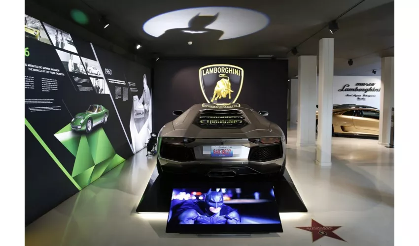 Bolonia: Visita guiada al Museo Lamborghini + Entrada