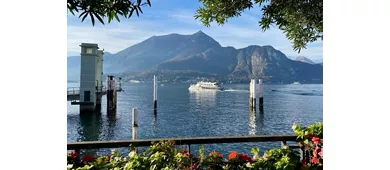 Bellano, Varenna, Bellagio e Como: Tour guidato in giornata da Milano + traghetto