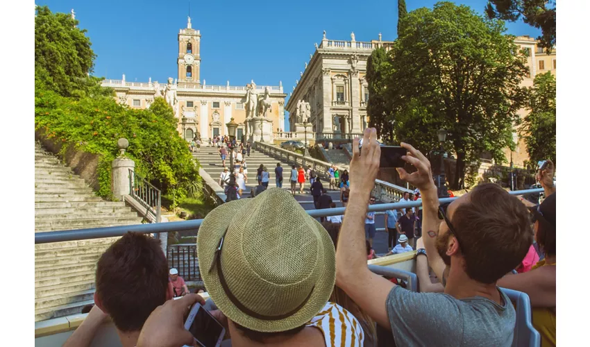 Colosseum, Roman Forum & Palatine Hill + Hop-on Hop-off Bus Tour