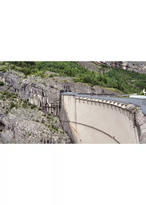 La presa del Vajont: un monumento a la memoria y a la naturaleza