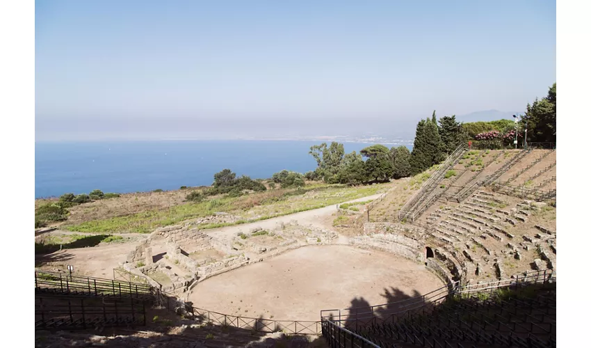 Zona arqueológica de Tíndaris y teatro antiguo