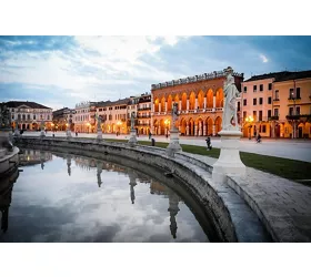 Padua: Guided Tour + Train Transfers from Venice + Botanical Garden Entry