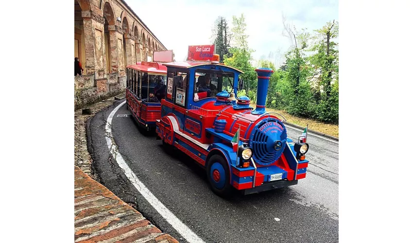 Autobús Rojo de la Ciudad de Bolonia y Expreso de San Luca: Billete combinado con degustación de comida
