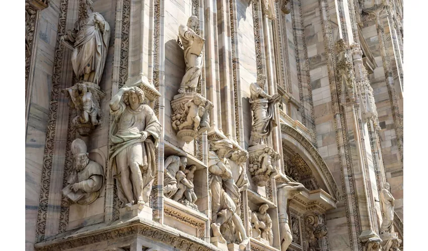 Duomo di Milano: Skip The Line Ticket + Guided Tour + Rooftop Access