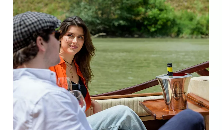 Roma: Paseo en barco privado por el Tíber