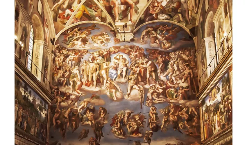 Vatican Museums: Fast Track Ticket + Sightseeing Bus Tour