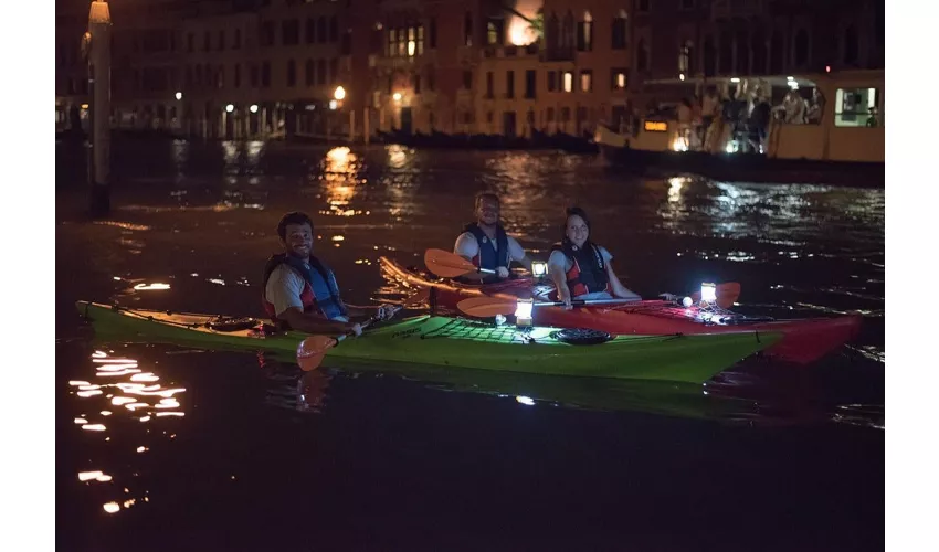 Venice: Guided Sunset Kayak Tour