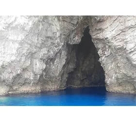 Isola Bella: Guided Boat Tour + Pastries & Drinks