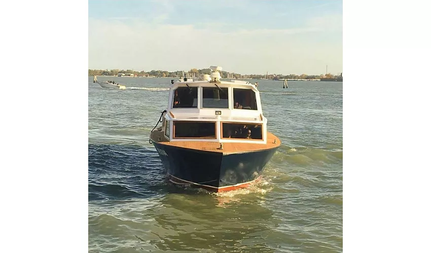 Murano and Burano: Morning Boat Tour