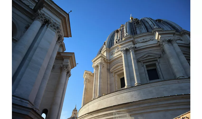 St. Peter’s Basilica: Guided tour + Dome & Vatican Grottoes Access