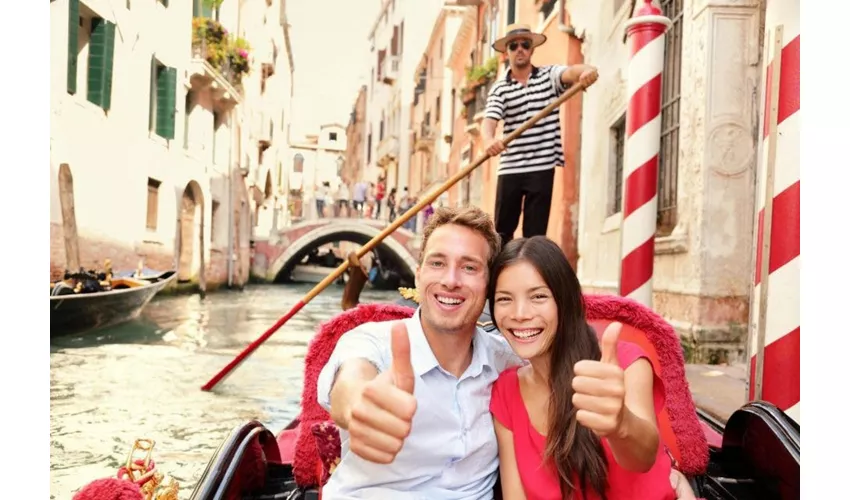 Doge’s Palace, St. Mark’s Basilica & Murano Islands: Guided Tour + Gondola Ride