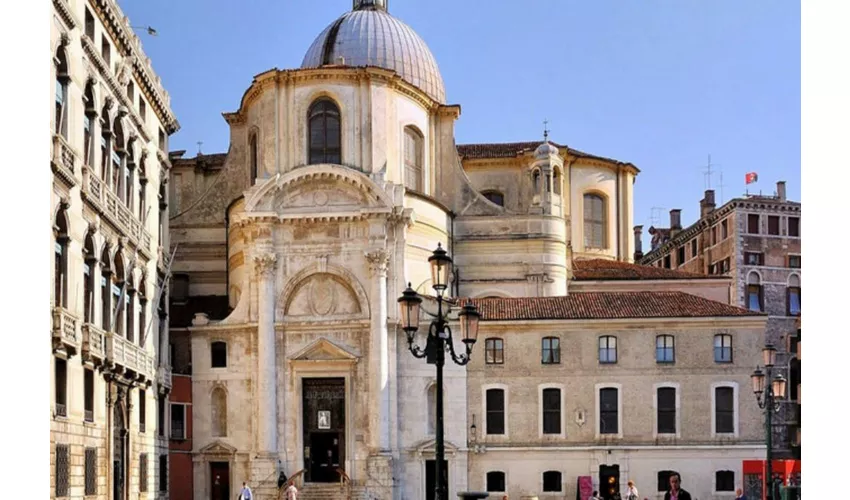 Venice: Legends & Ghosts Guided Walking Tour