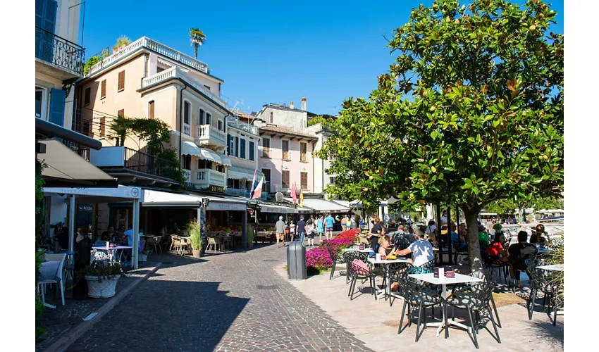 Lake Garda: 4-Hr Boat Tour from Sirmione