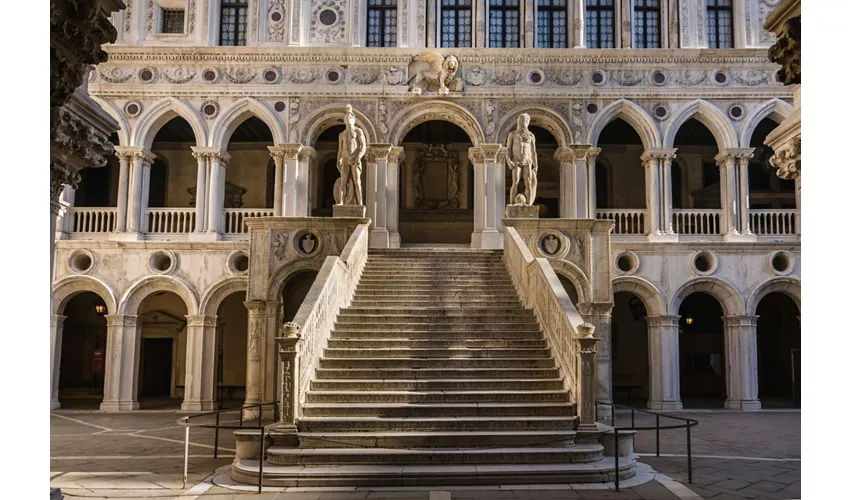 Doge's Palace: Small Group Guided Tour