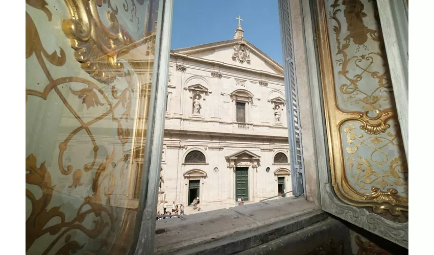 Palazzo Patrizi Montoro: Entry Ticket + Guided Walking Tour