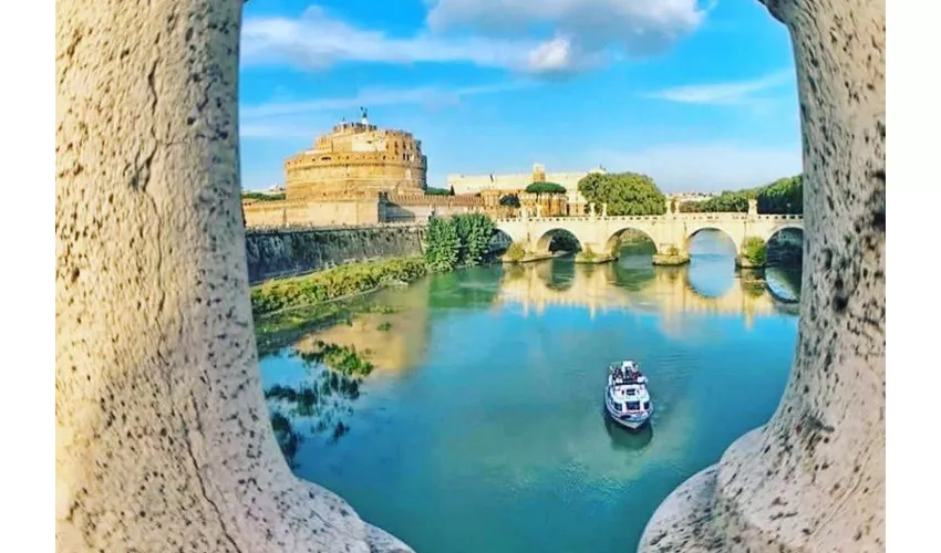 Castel Sant'Angelo: Biglietto d'ingresso + Tour in barca Hop-on Hop-off