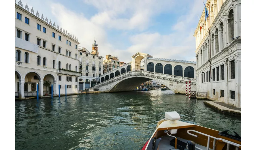 Traditional Gondola Serenade on Grand Canal