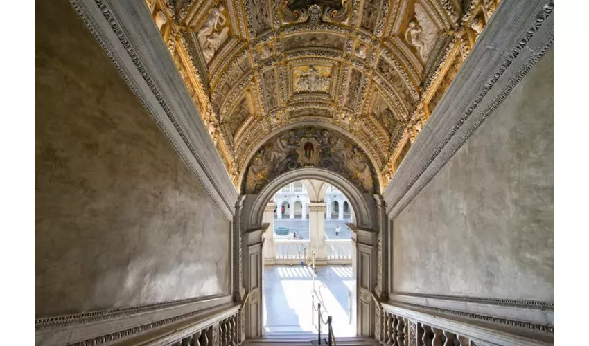 Venice: Winter Pass & City Walking Tour