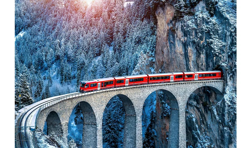 St. Moritz: tour guidato in giornata da Milano + biglietti per il Bernina Express