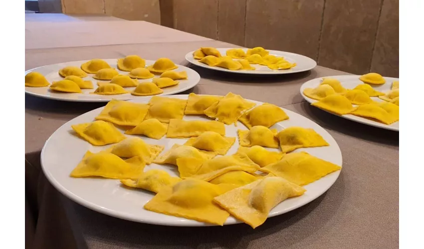 Roma: Corso di cucina di ravioli, fettuccine e tiramisù