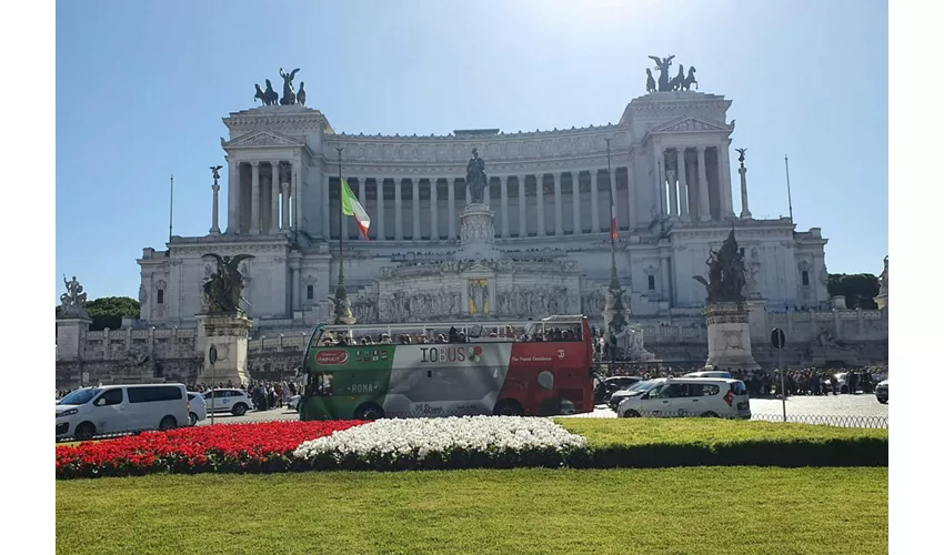 Colosseo, Foro Romano e Palatino: Ingresso riservato + Bus panoramico aperto